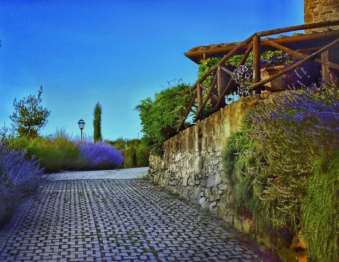 Piccolo Relais Galletto Di Marzo Spa E Relax Solo Per Due Paciano Bagian luar foto