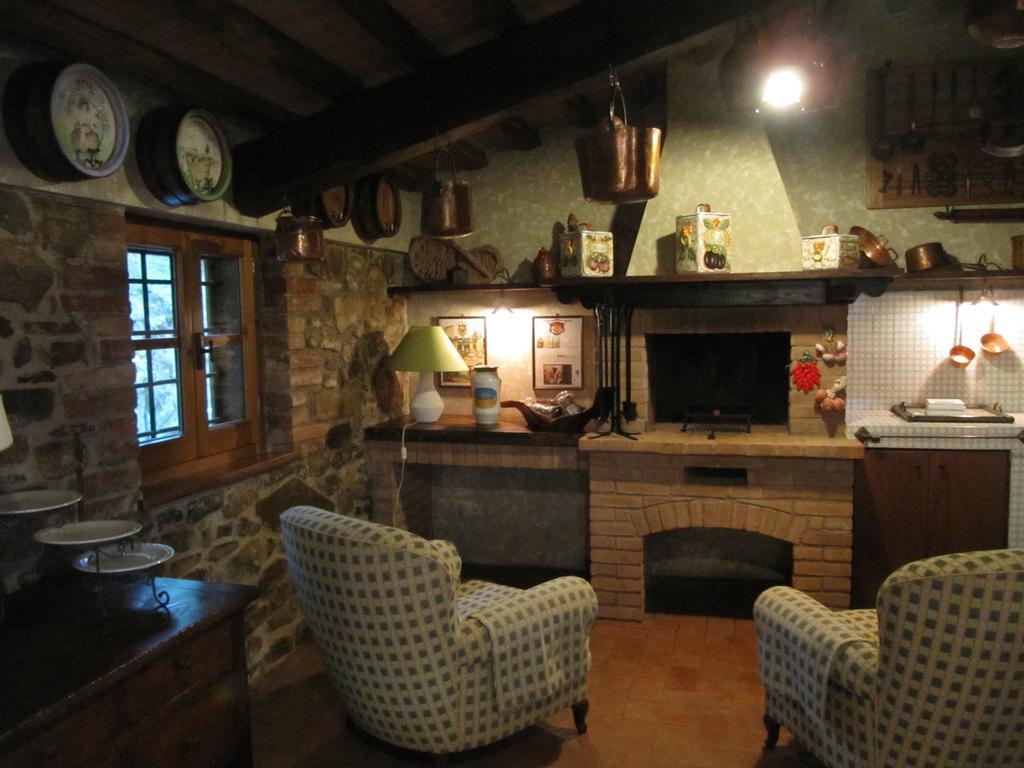Piccolo Relais Galletto Di Marzo Spa E Relax Solo Per Due Paciano Bagian luar foto